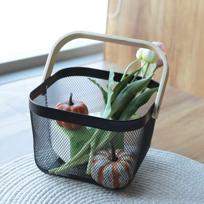 Kitchen Organizer Metal Wire Mesh Fruit Storage Basket with Wooden Handle